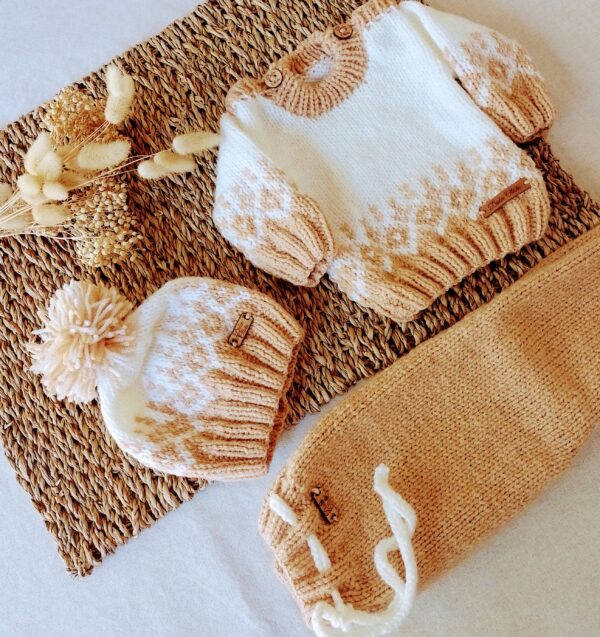 set nacimiento tejido a mano con guarda jacquard