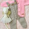 conjunto de jardinero, saco y gorro pintitas tejidos a mano en lana hipoalergénica conjunto de jardinero, saco y gorro pintitas tejidos a mano en lana hipoalergénica