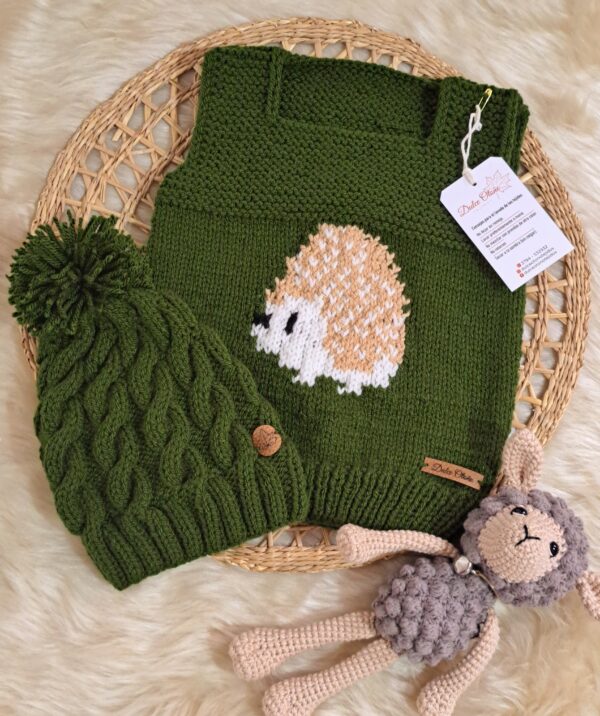 conjunto de chaleco animalito y gorro tejidos a mano con lana hipoalergénica conjunto de chaleco animalito y gorro tejidos a mano con lana hipoalergénica