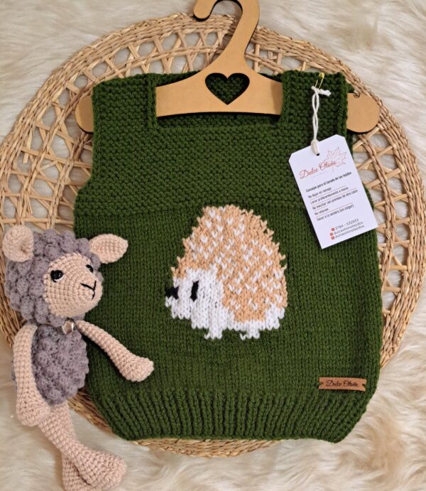 conjunto de chaleco animalito y gorro tejidos a mano con lana hipoalergénica conjunto de chaleco animalito y gorro tejidos a mano con lana hipoalergénica