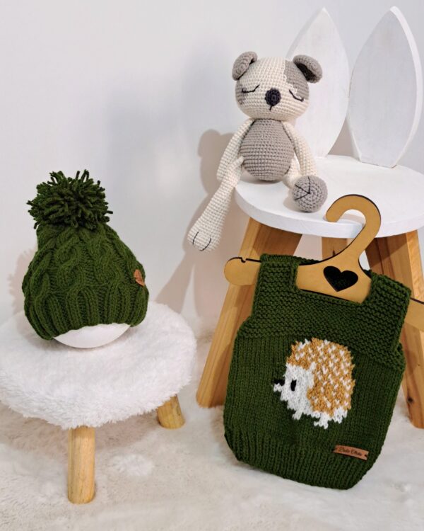chaleco erizo y gorro ochos verde musgo