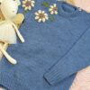 sweater romántico tejido y bordado a mano con lana hipoalergénica sweater romántico tejido y bordado a mano con lana hipoalergénica