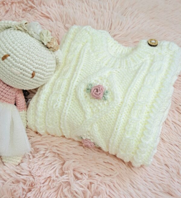 sweater romántico, rombos y trenzas, tejido y bordado a mano con lana hipoalergénica sweater romántico, rombos y trenzas, tejido y bordado a mano con lana hipoalergénica