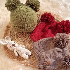 gorro doble pompon