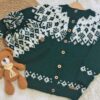 Saco con Canesú Bordado y Guarda de Jacquard, Tejido a Mano con Lana Hipoalergénica