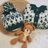 conjunto con guarda jacquard de saco y gorro tejidos a mano con lana hipoalergénica conjunto con guarda jacquard de saco y gorro tejidos a mano con lana hipoalergénica