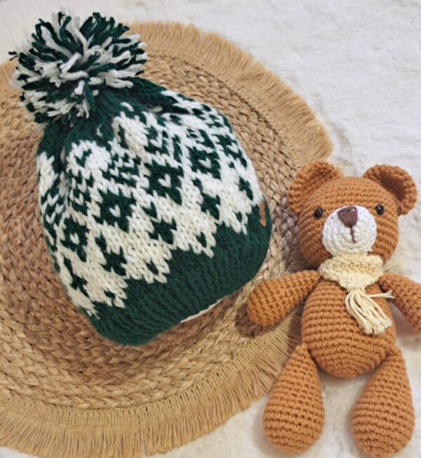 conjunto con guarda jacquard de saco y gorro tejidos a mano con lana hipoalergénica conjunto con guarda jacquard de saco y gorro tejidos a mano con lana hipoalergénica