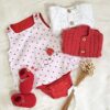 conjunto de jumper de algodón con saquito y zapatitos tejidos a mano en hilo de algodón conjunto de jumper de algodón con saquito y zapatitos tejidos a mano en hilo de algodón