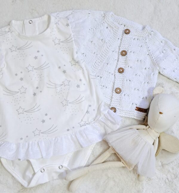 conjunto de vestido volados de algodón con saquito tejido a mano conjunto de vestido volados de algodón con saquito tejido a mano