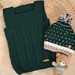 conjunto de chaleco ochitos con gorro pintitas