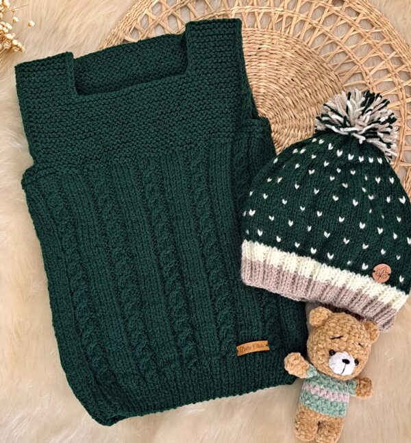conjunto de chaleco ochitos con gorro pintitas