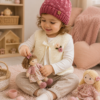 conjunto de chaleco rositas y gorro con pintitas