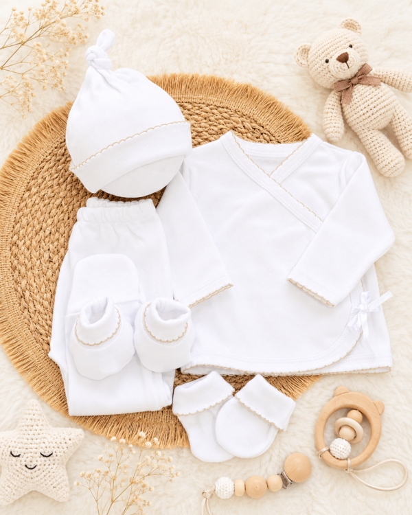ajuar picot de 5 prendas – algodón blanco con detalles beige